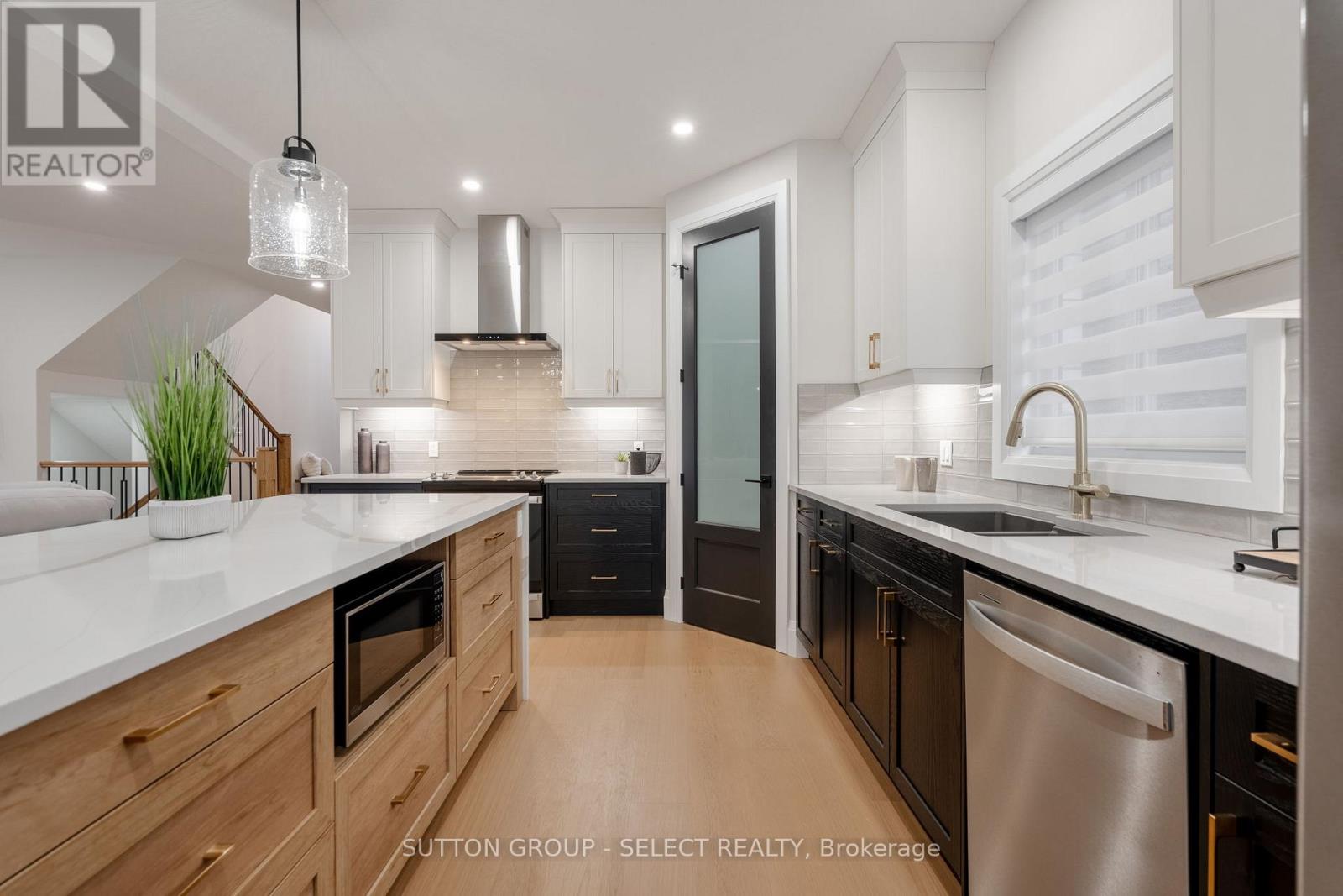 6343 HEATHWOODS AVENUE - 8