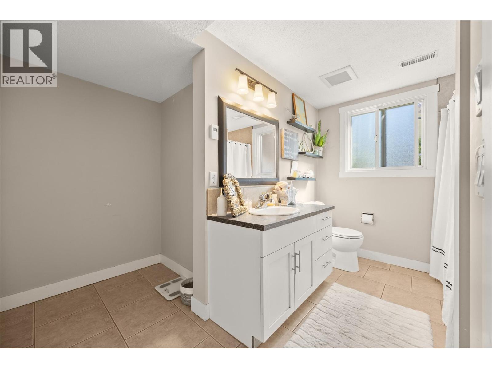  563 Hemlock Road, Kelowna