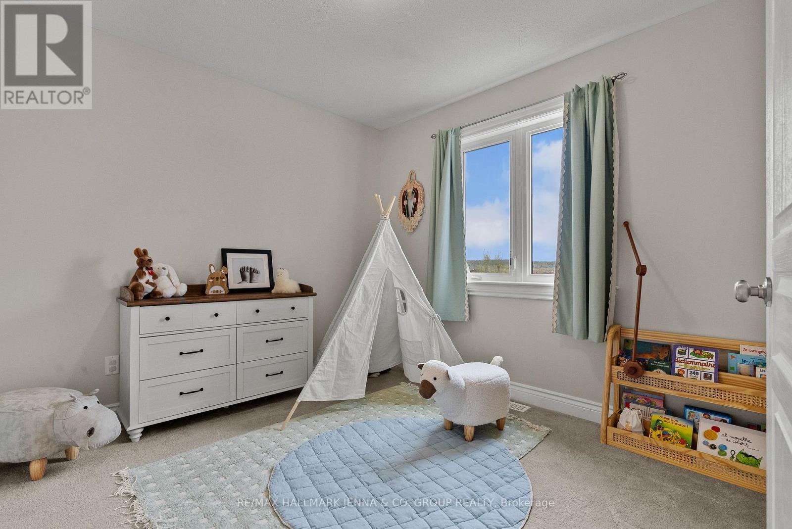 281 TOPAZE CRESCENT - 21