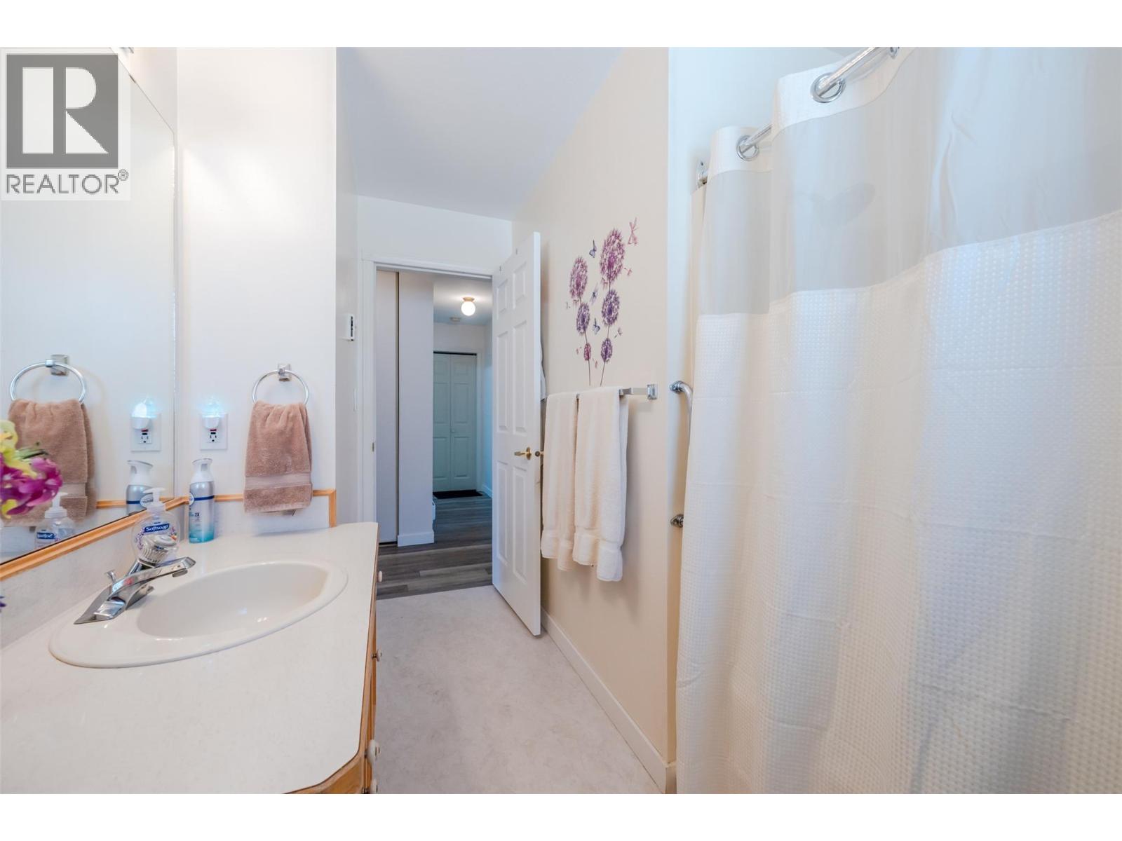 14008 Victoria Road N Unit# 4, Summerland