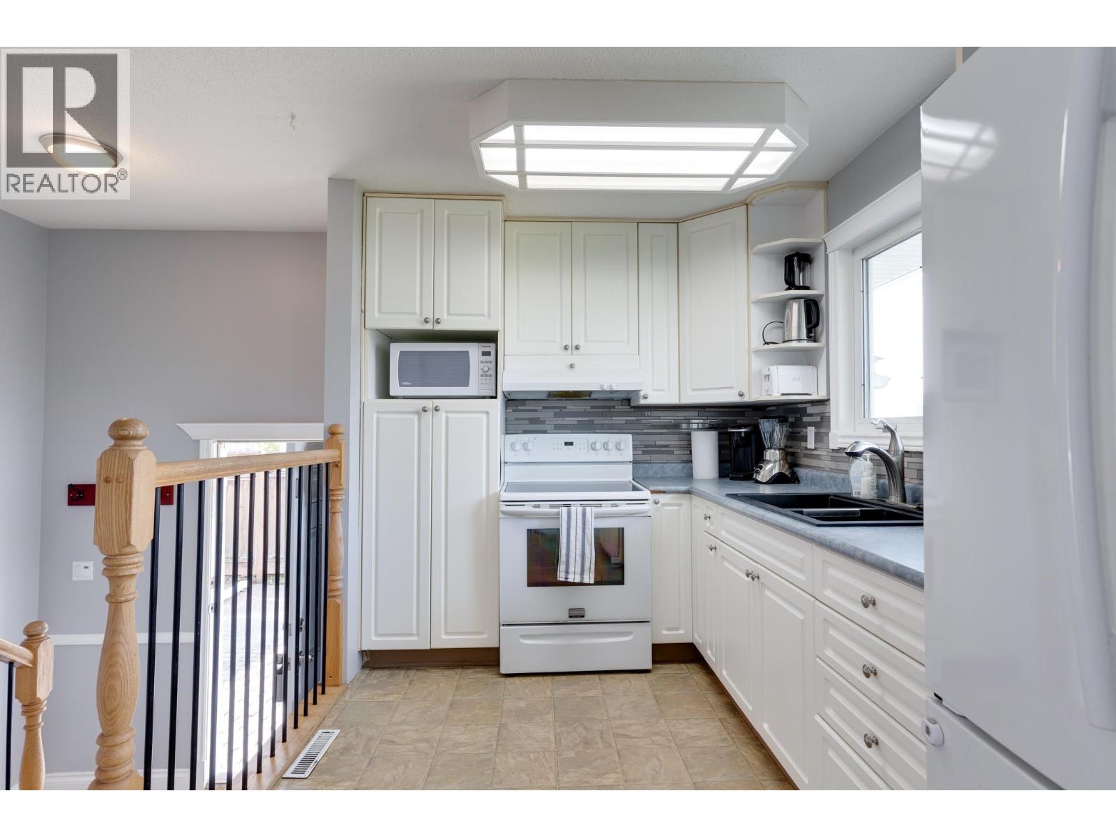 162 S OGILVIE STREET - 7