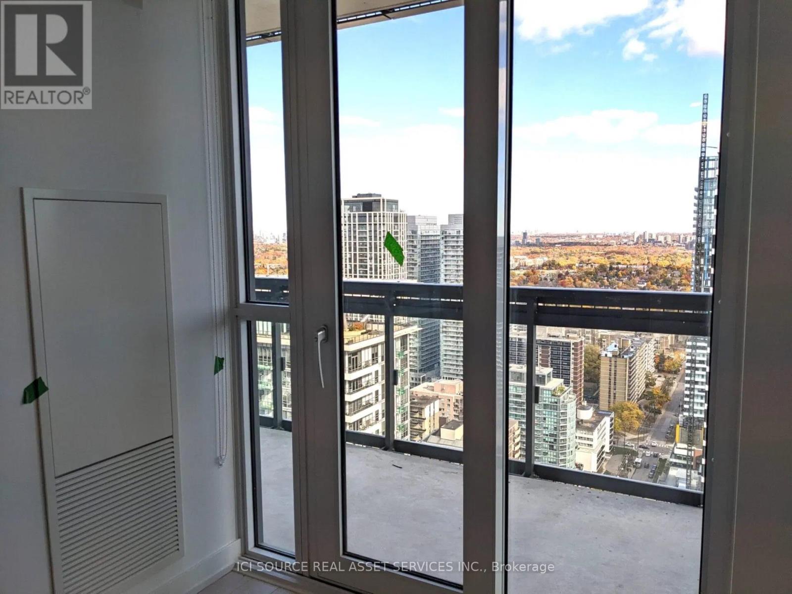 #3210 39 ROEHAMPTON AVENUE - 18