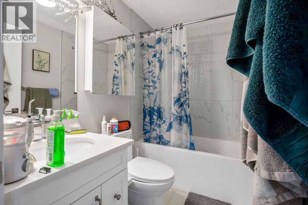 2226 Westmount Road NW - 35
