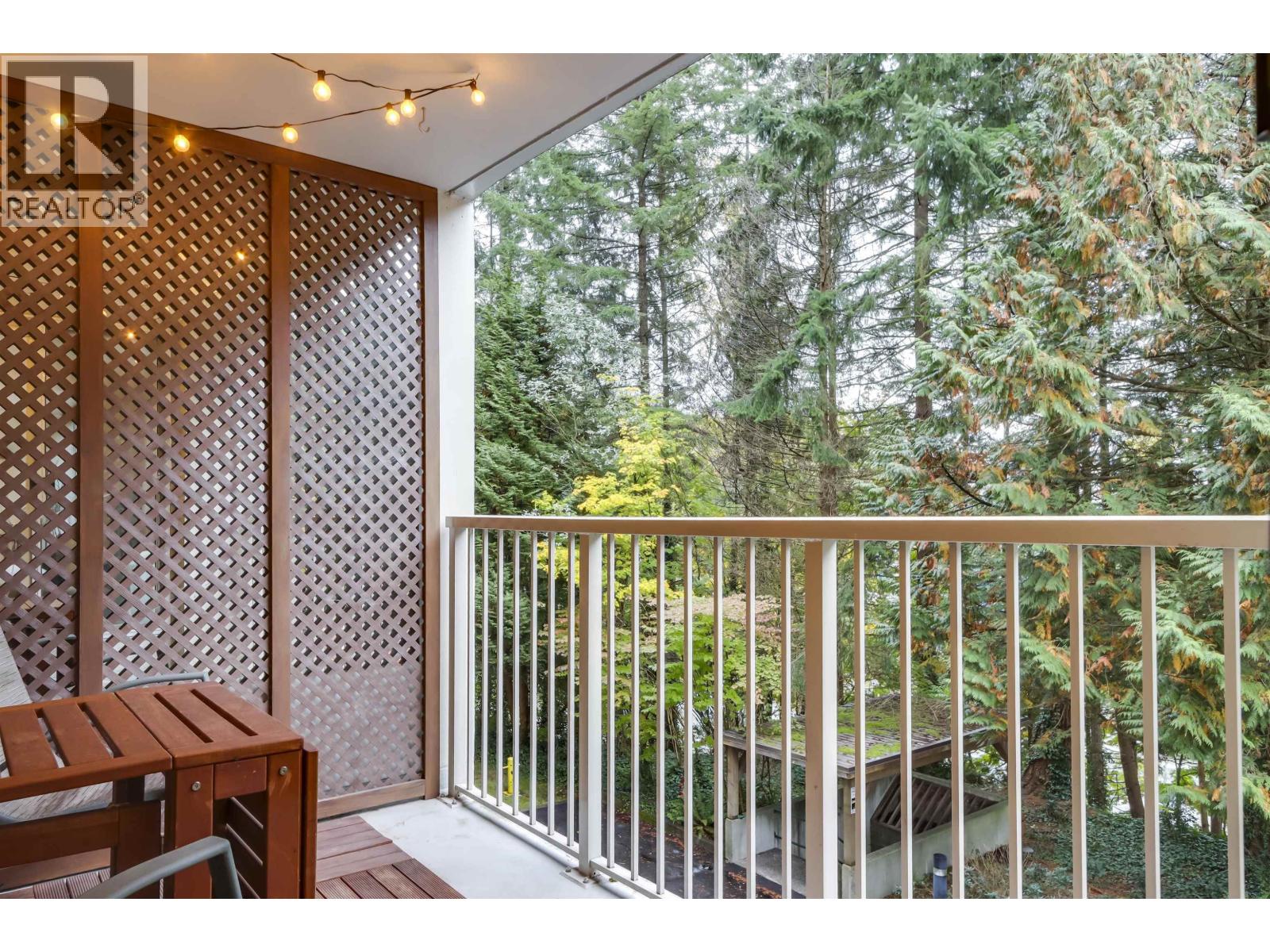 303 2004 FULLERTON AVENUE, North Vancouver