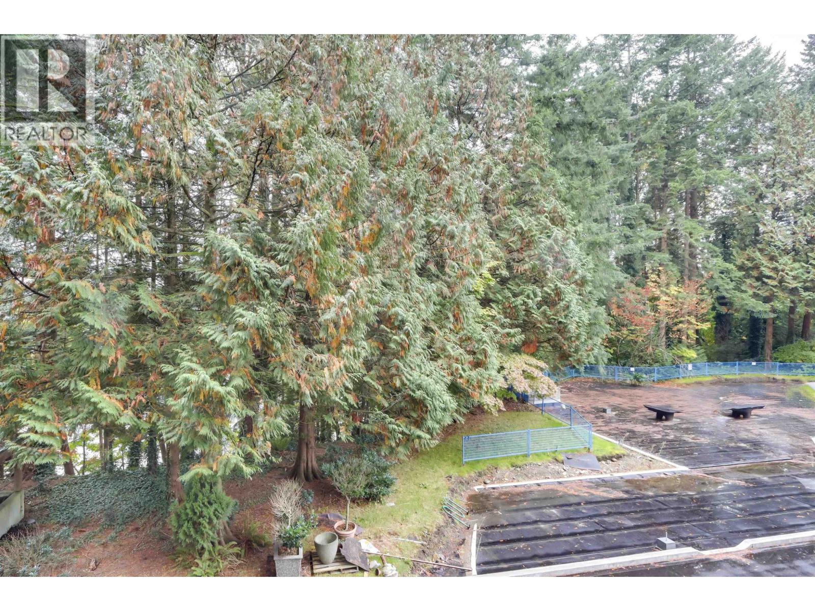 303 2004 FULLERTON AVENUE, North Vancouver
