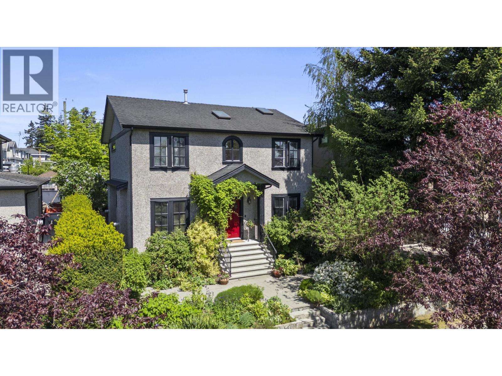 125 W 39TH AVENUE