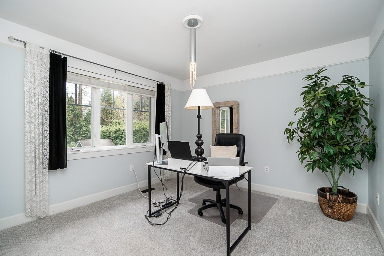 House in Surrey - Image 25