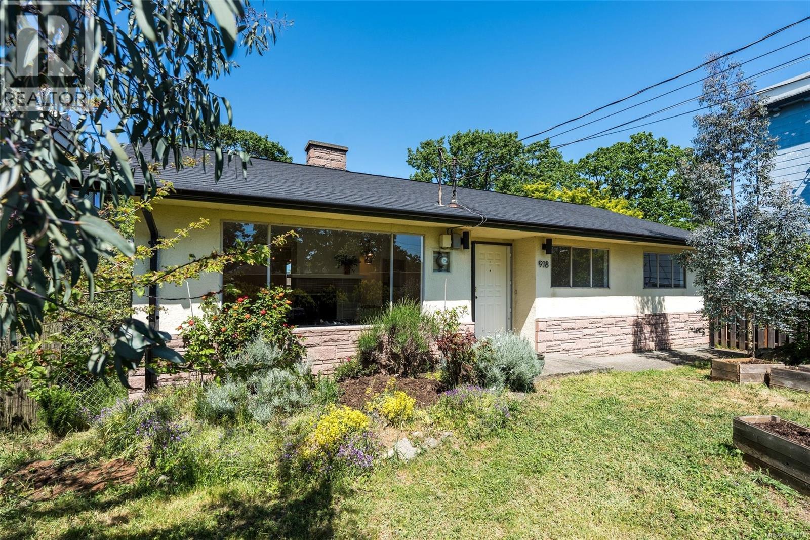  918 Bay Street, Victoria