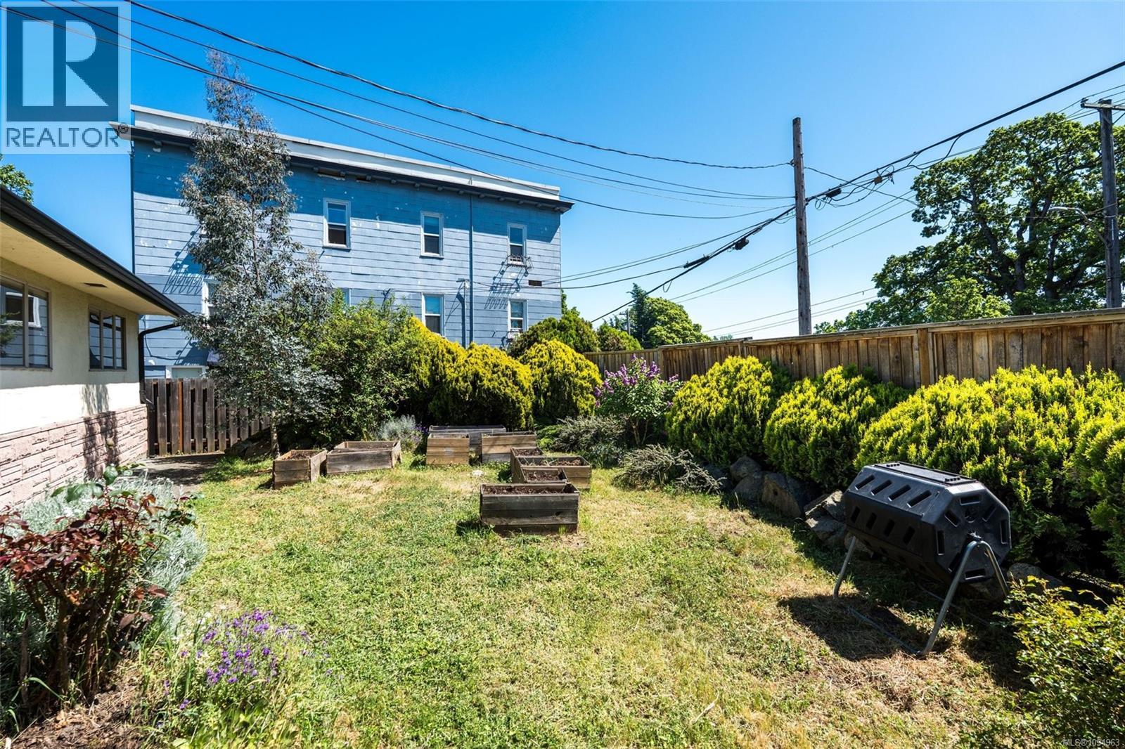  918 Bay Street, Victoria