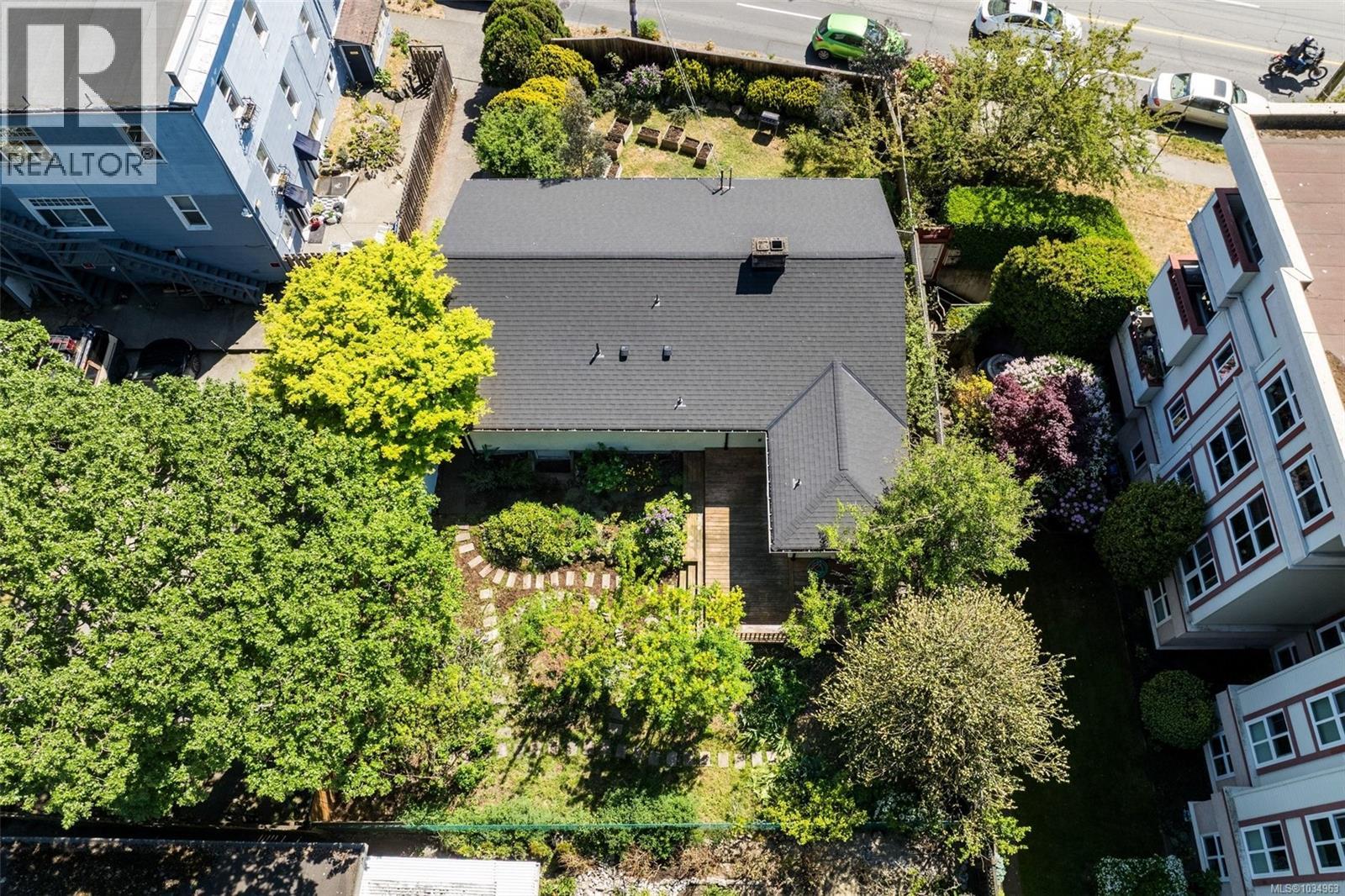  918 Bay Street, Victoria