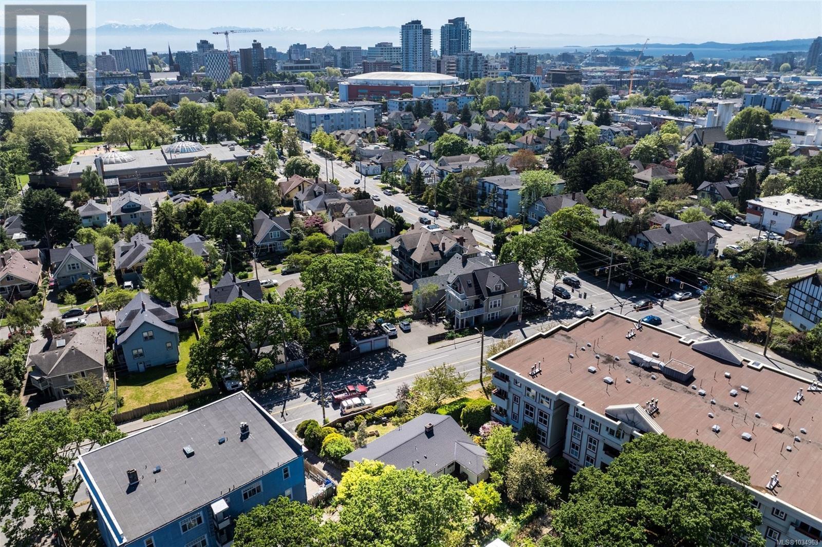  918 Bay Street, Victoria