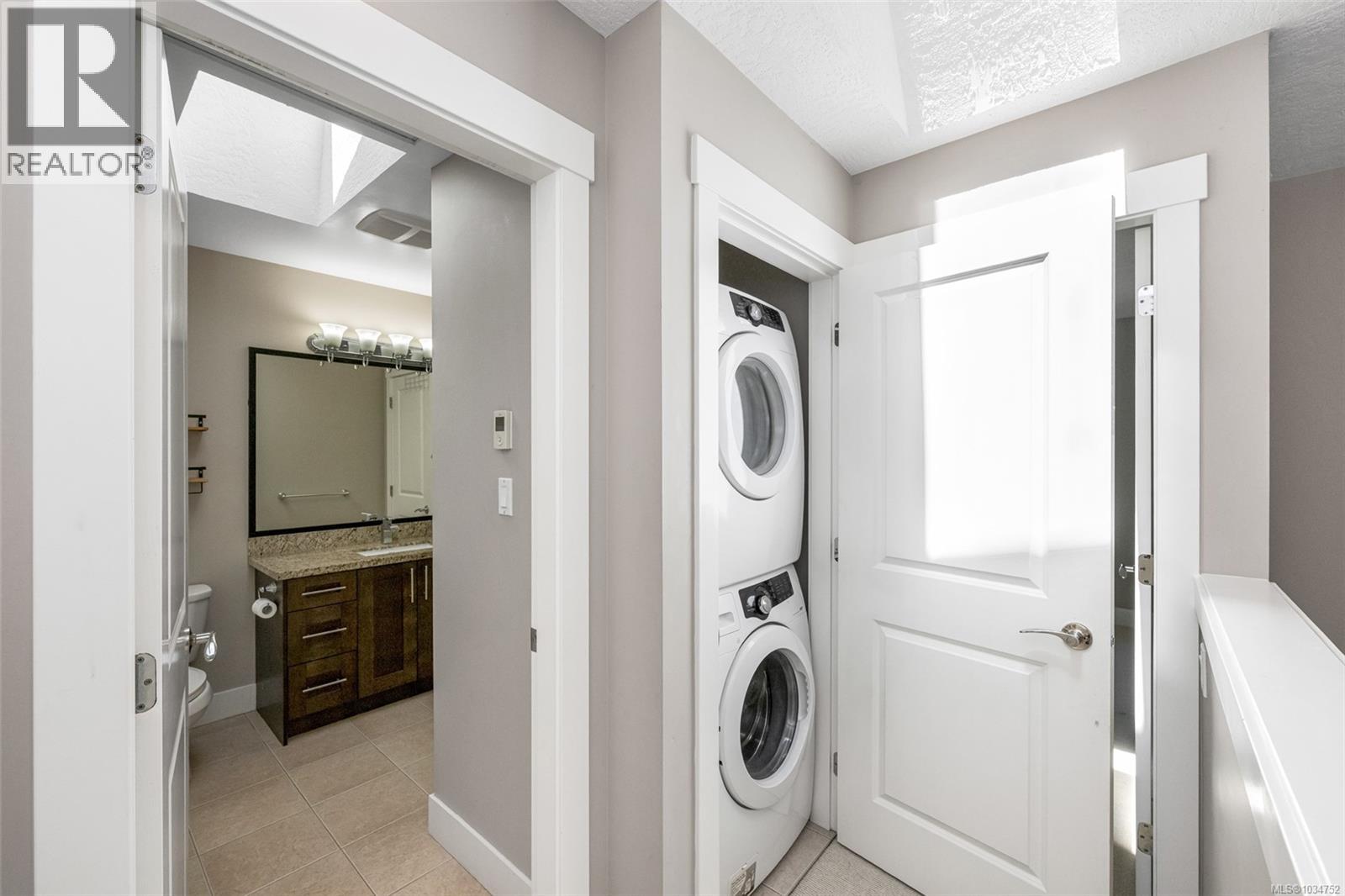 #3 2918 Shelbourne St - 21