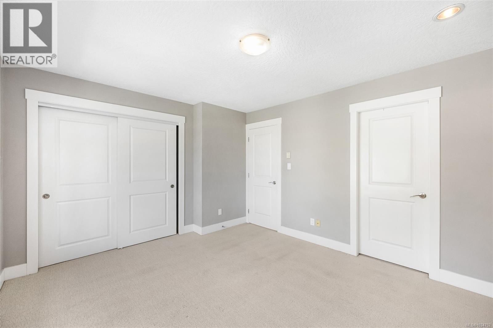 #3 2918 Shelbourne St - 26