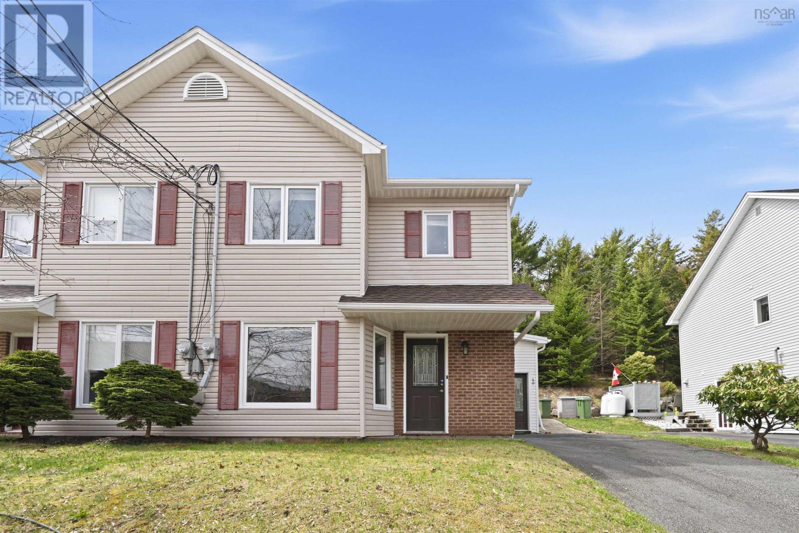 Property 2 of 33 of 40 Amin Street