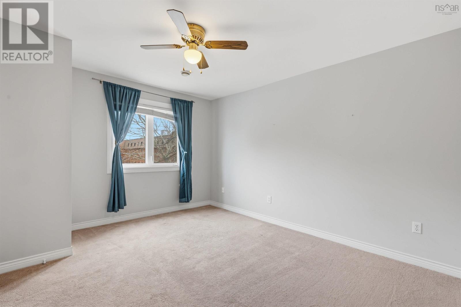 Property 26 of 33 of 40 Amin Street