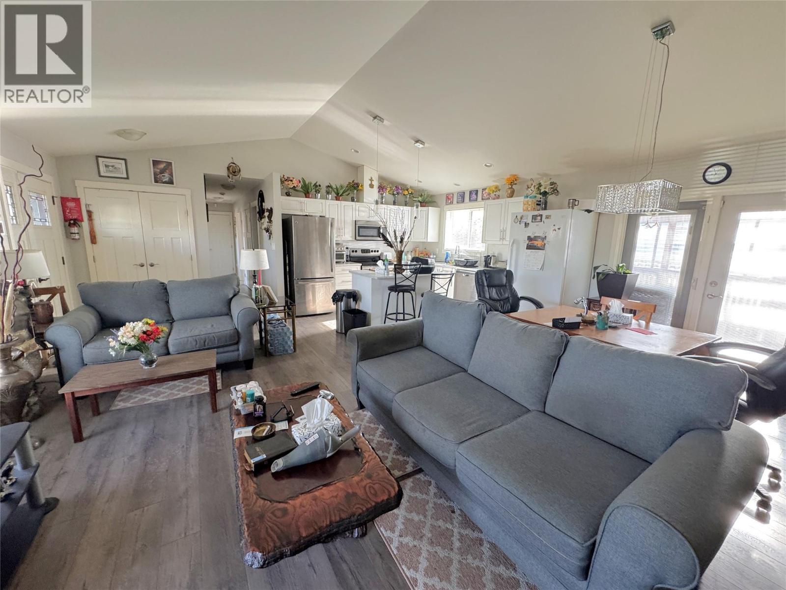 2402 COLDWATER Avenue - 5