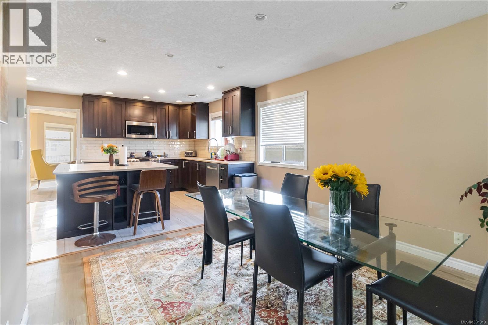886 Lodi Ave - 6
