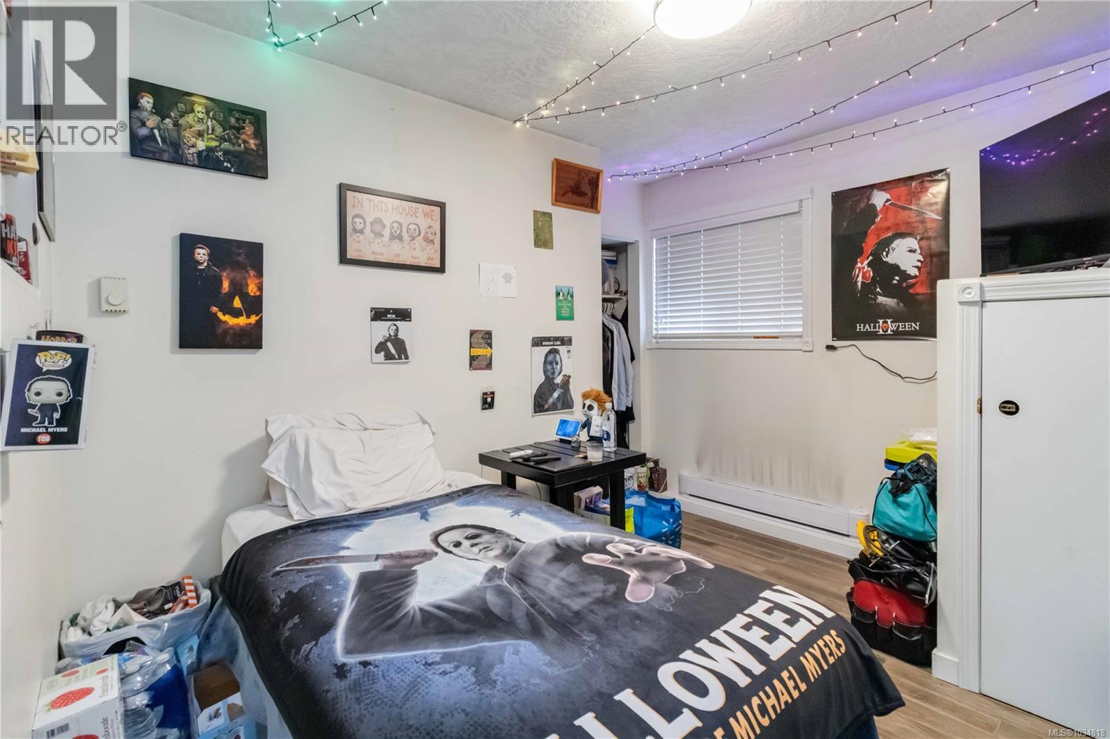 886 Lodi Ave - 34