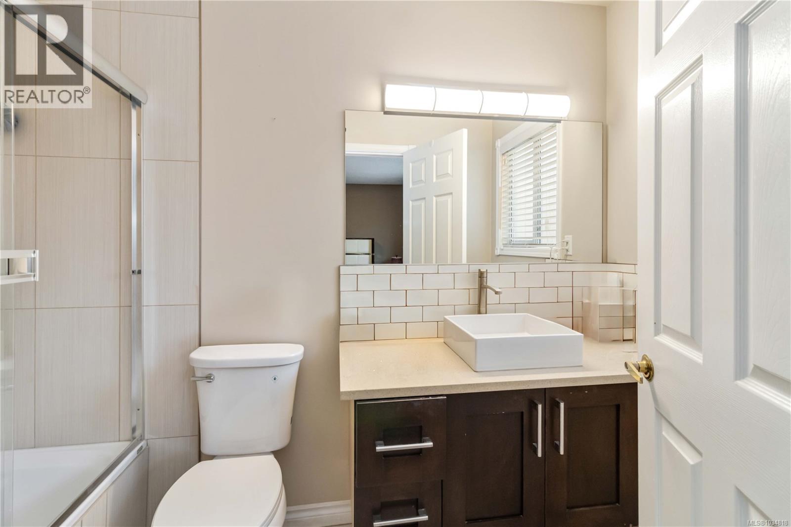 886 Lodi Ave - 23