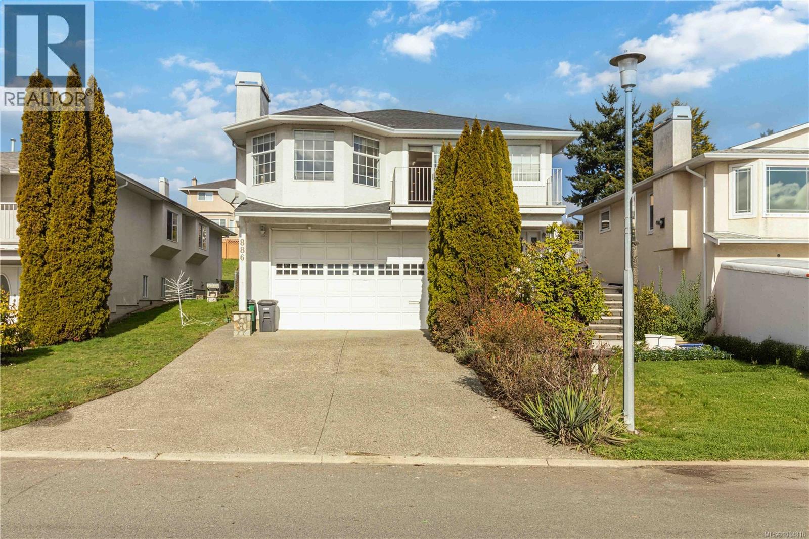  886 Lodi Avenue, Saanich