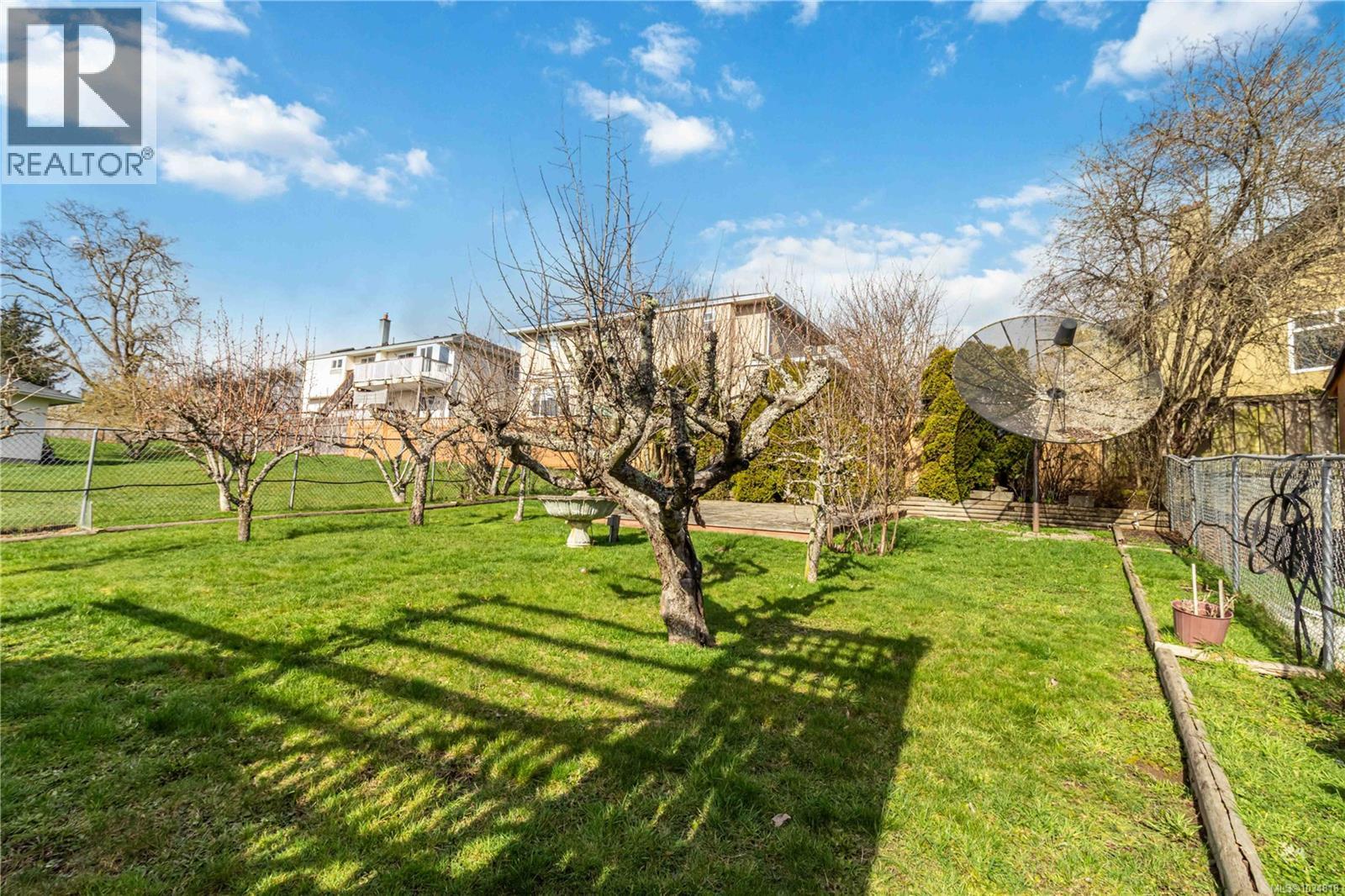 886 Lodi Ave - 4