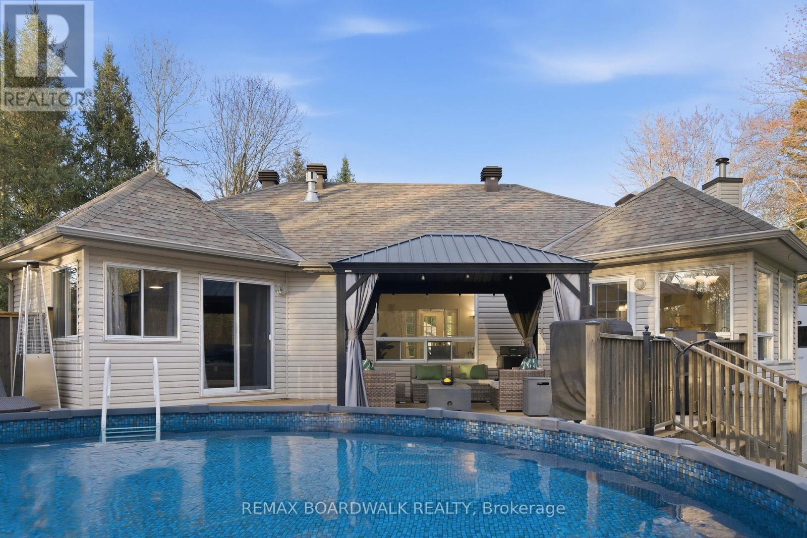 15 BIRCH DRIVE - 10