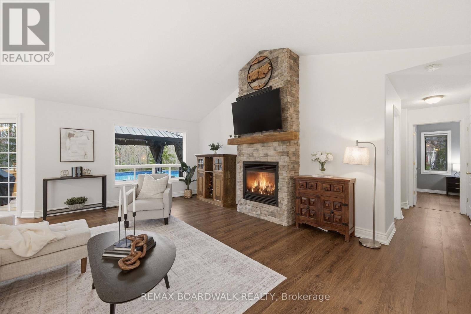 15 BIRCH DRIVE - 22