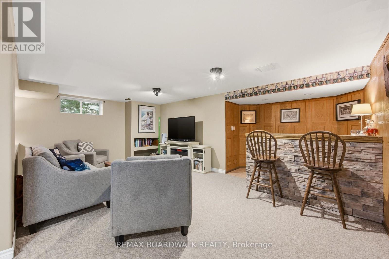 15 BIRCH DRIVE - 44