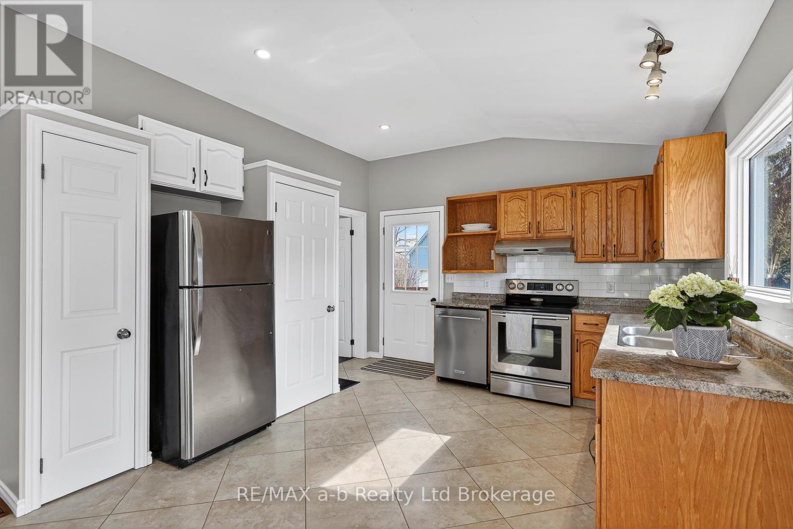 191 WHITING STREET - 18