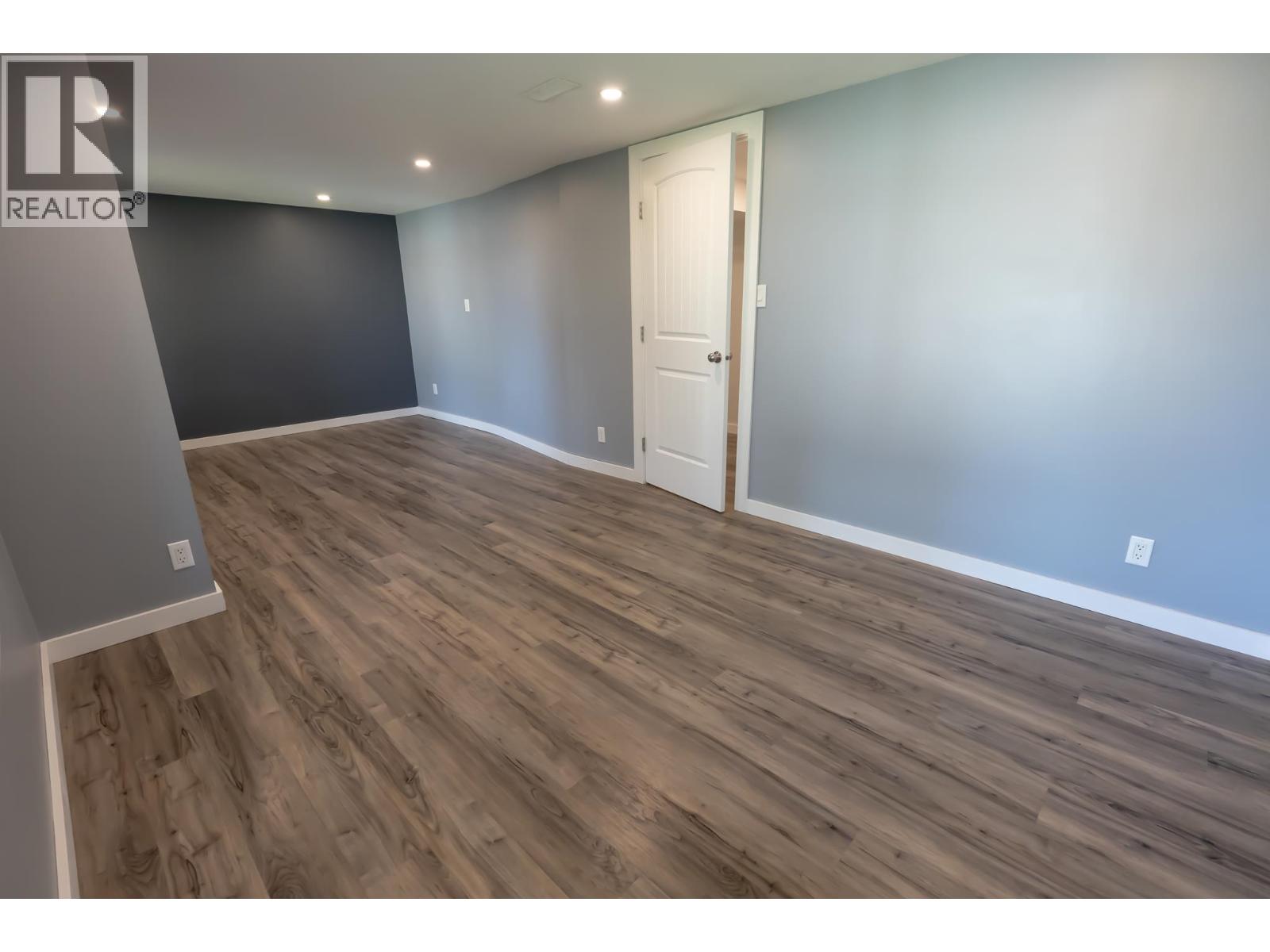335 W 6TH STREET - 23