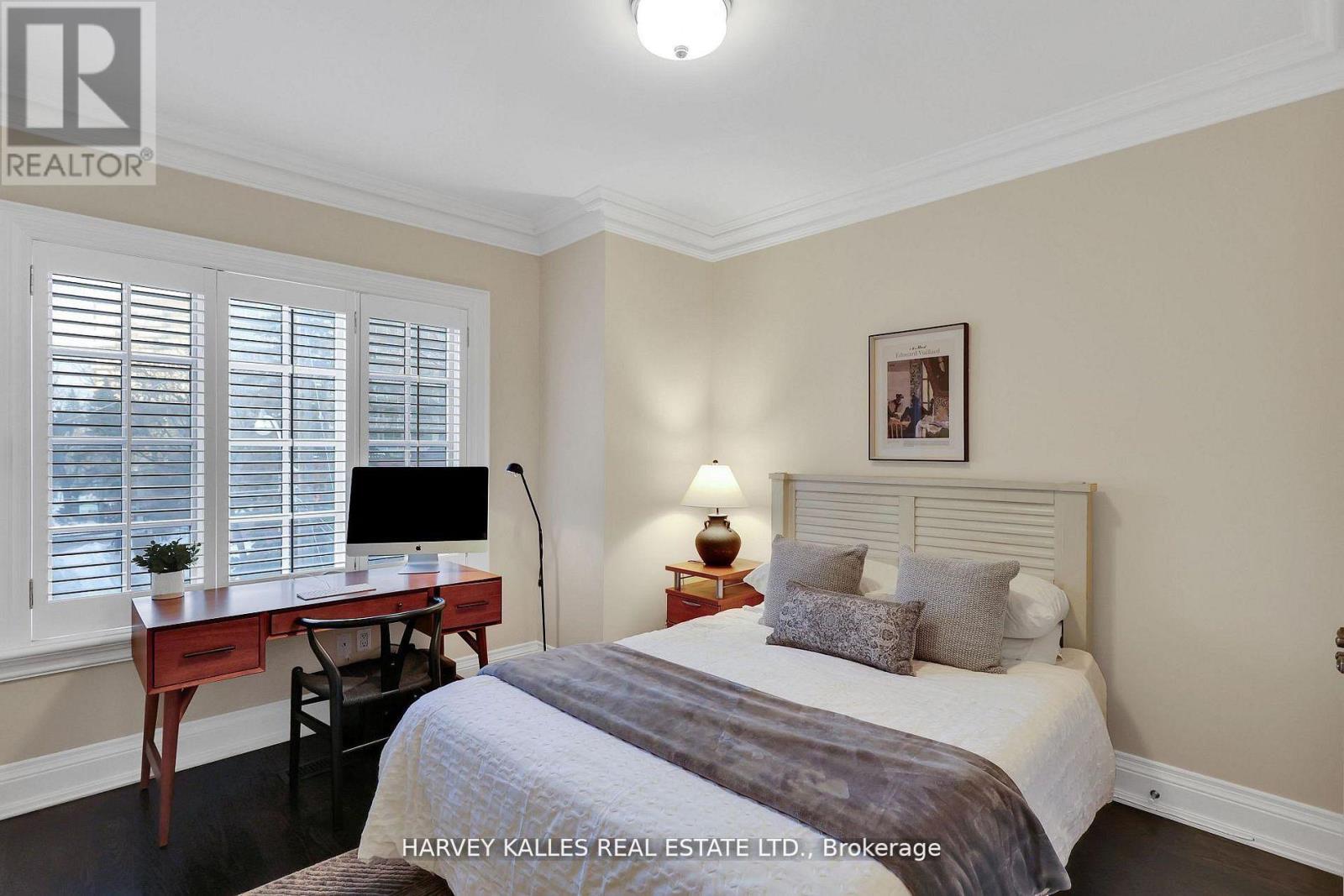 39 GORMLEY AVENUE - 34