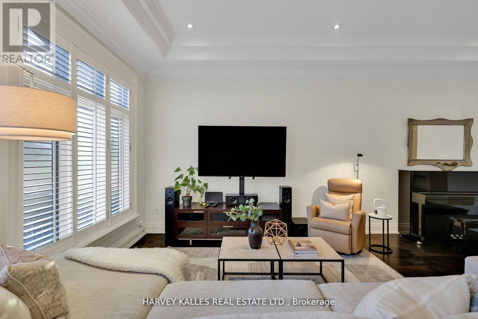 39 GORMLEY AVENUE - 22