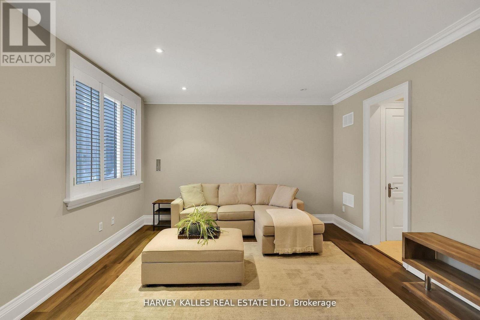39 GORMLEY AVENUE - 45
