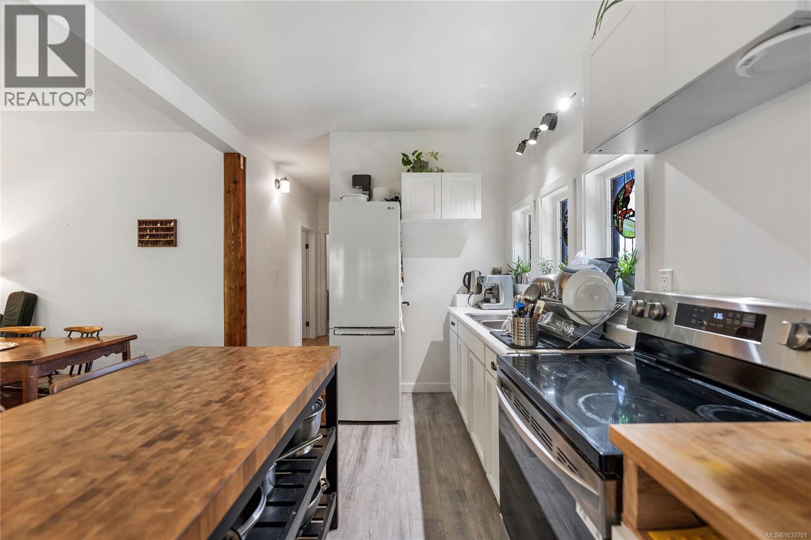  490 Rainbow Road, Salt Spring