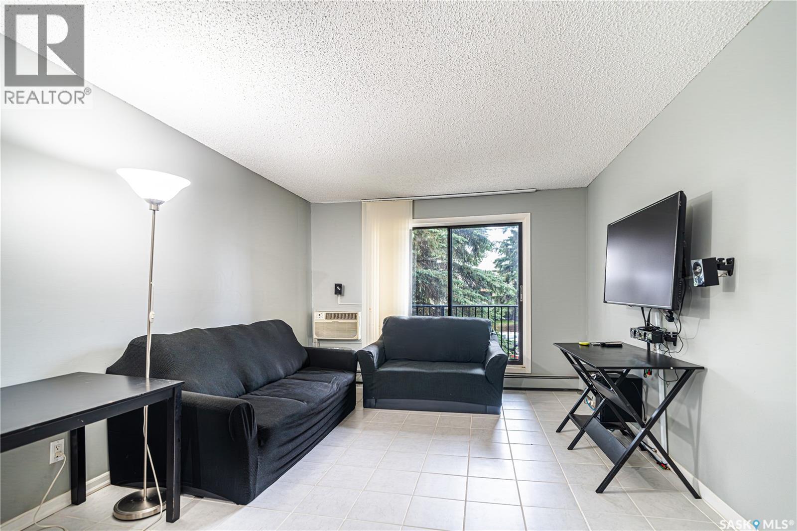 #18 4219 Degeer STREET - Image 3