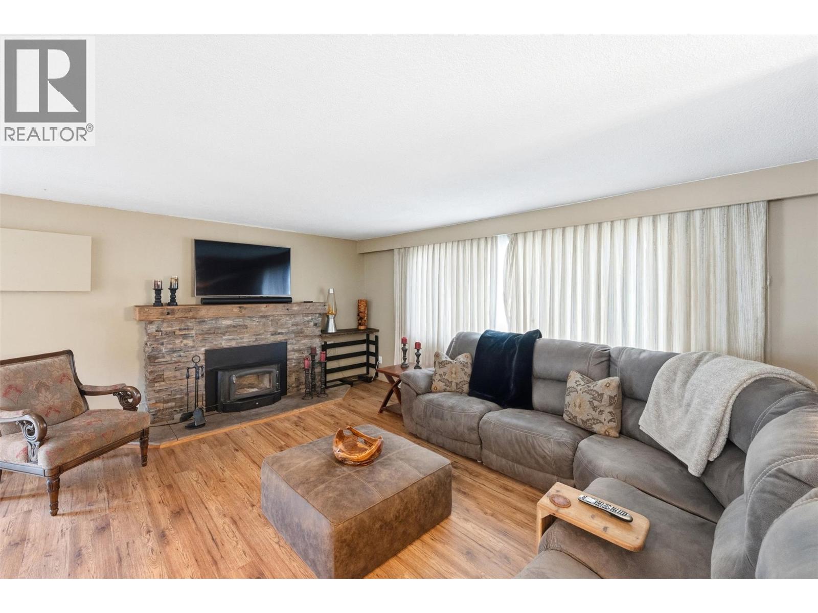 617 3RD Avenue - 2