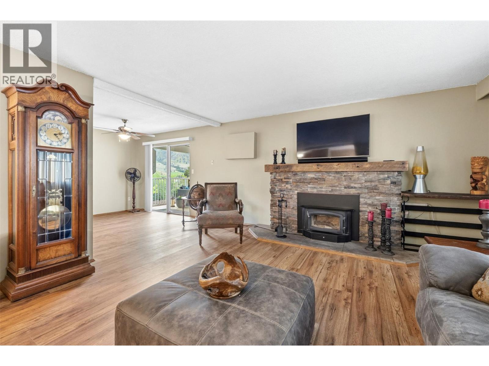 617 3RD Avenue, Keremeos