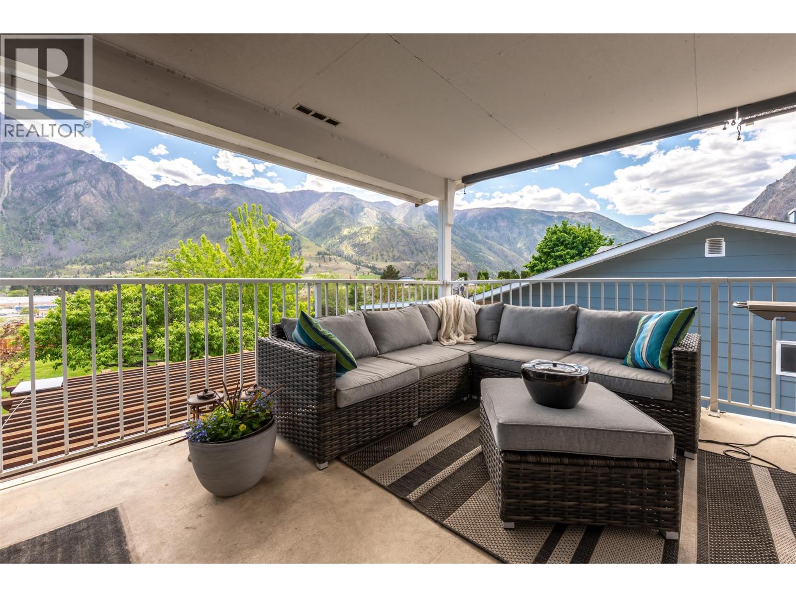 617 3RD Avenue, Keremeos