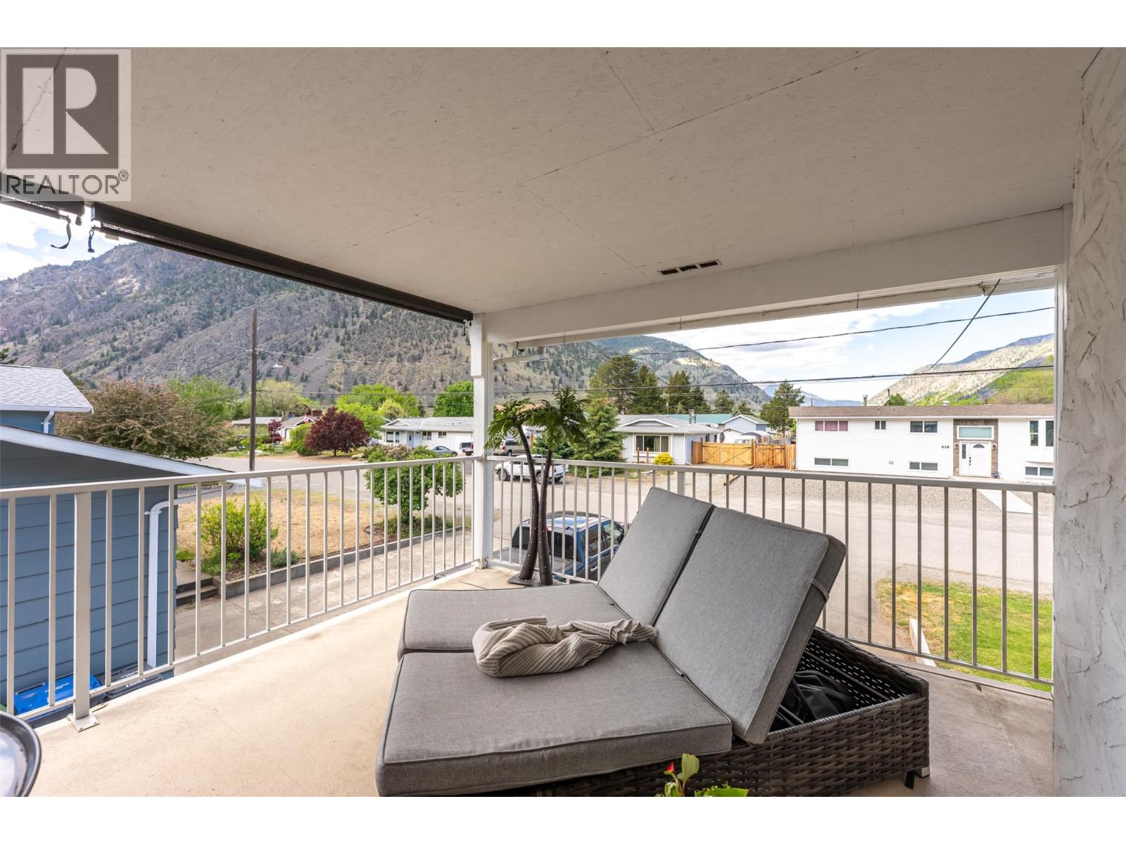 617 3RD Avenue, Keremeos
