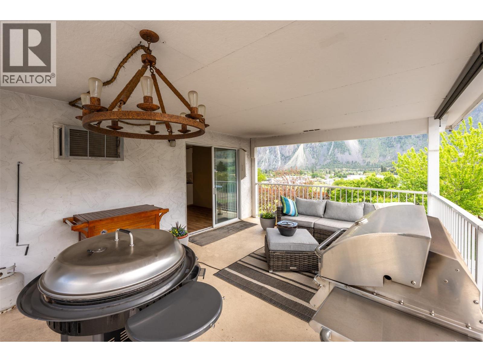 617 3RD Avenue, Keremeos