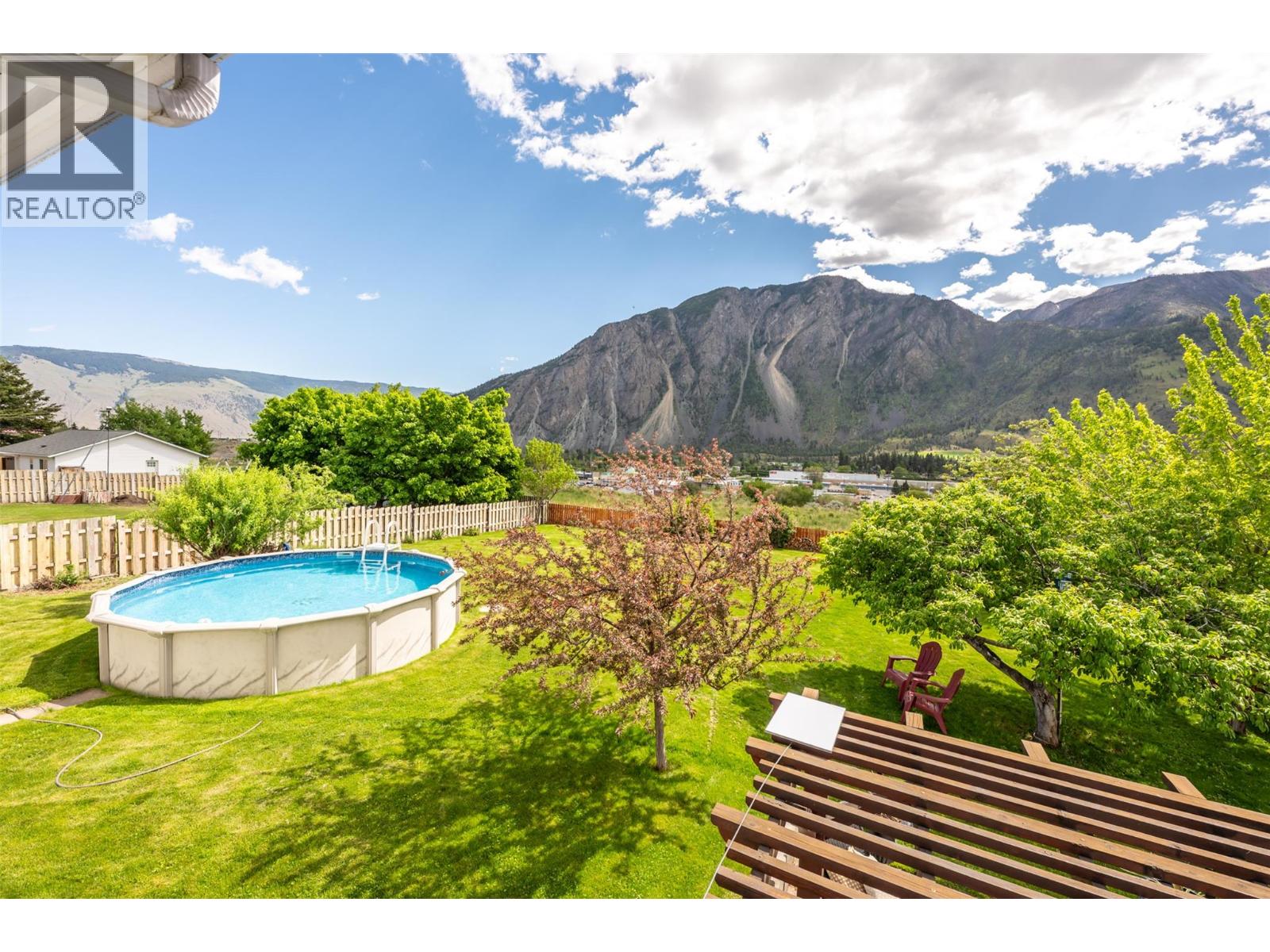 617 3RD Avenue, Keremeos