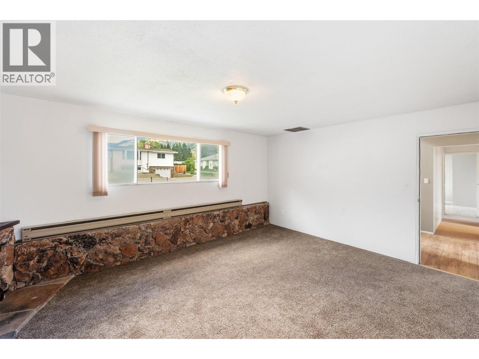 617 3RD Avenue, Keremeos