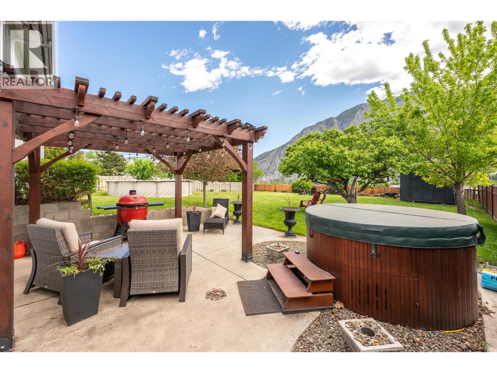617 3RD Avenue, Keremeos