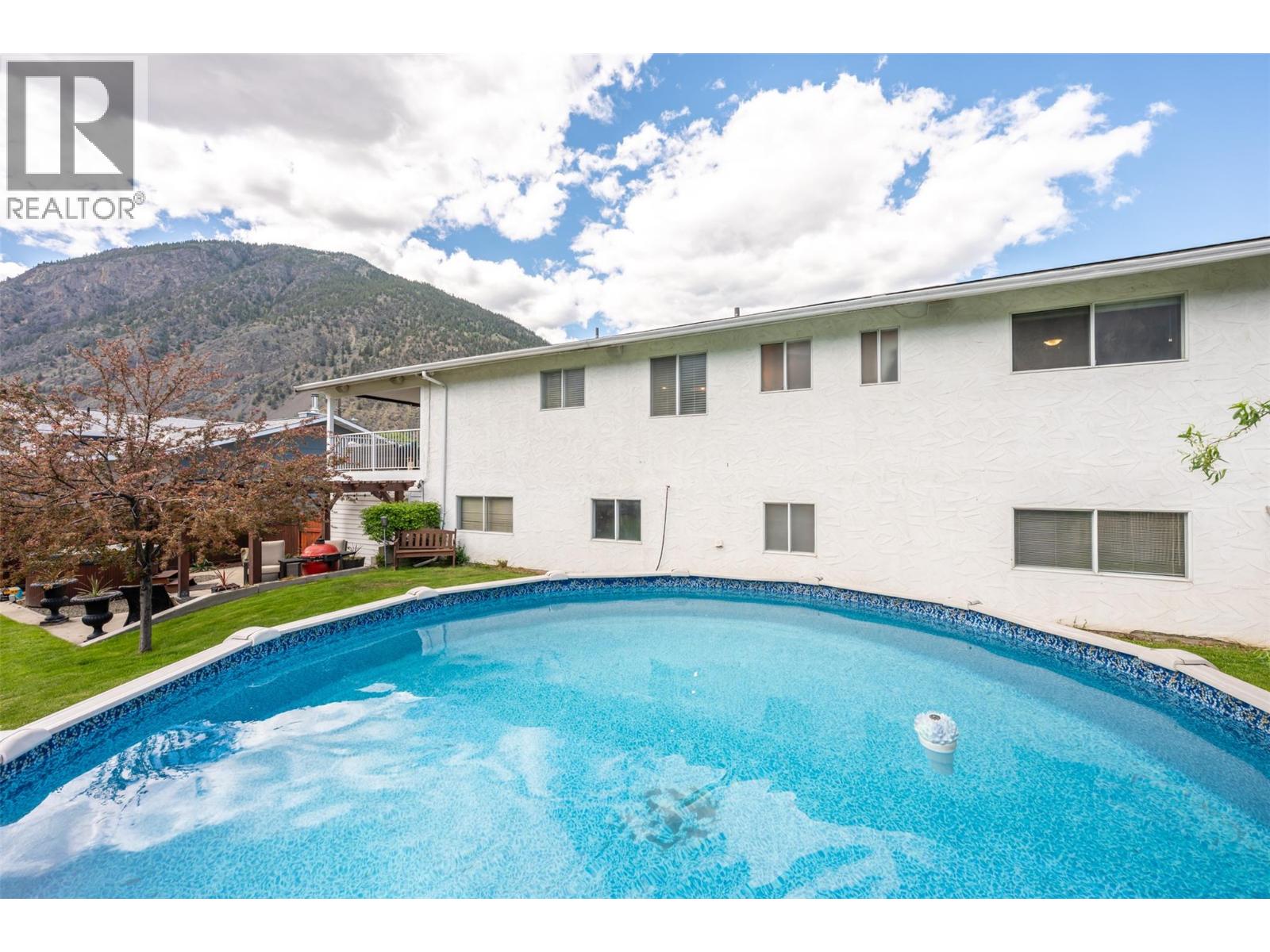 617 3RD Avenue, Keremeos