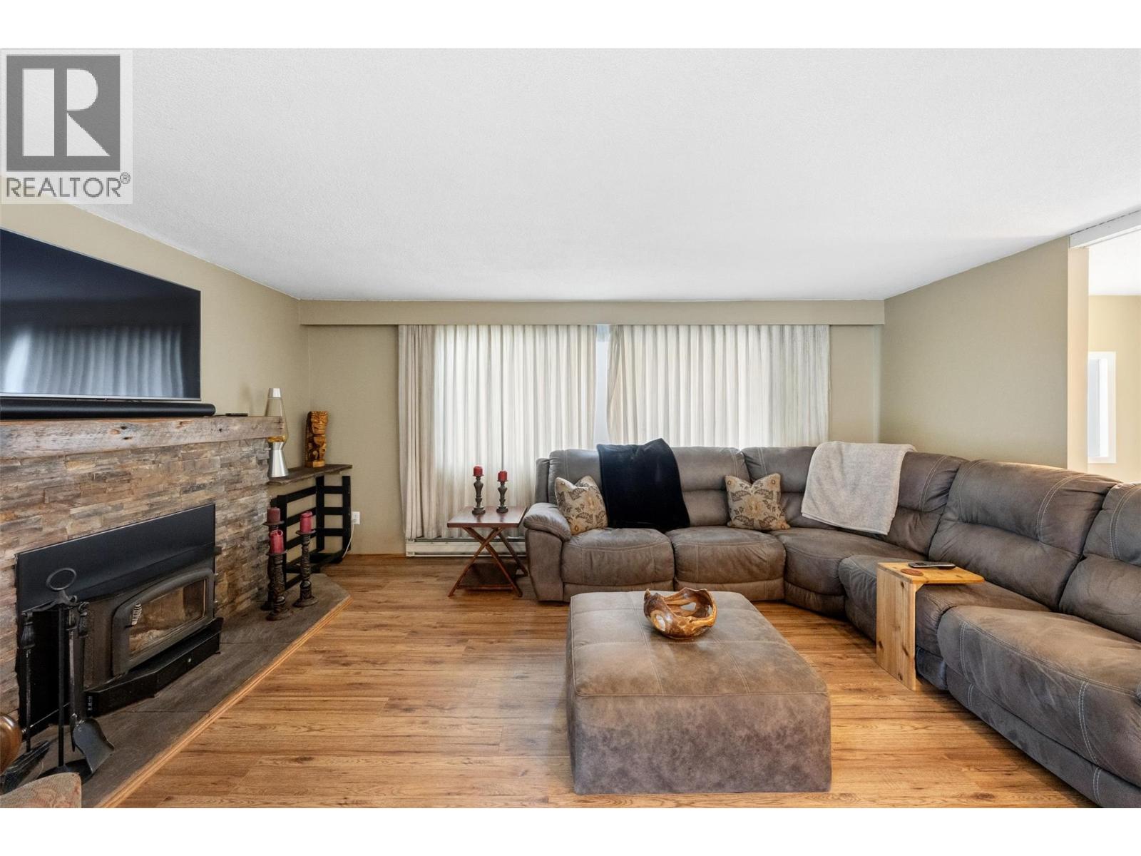 617 3RD Avenue, Keremeos