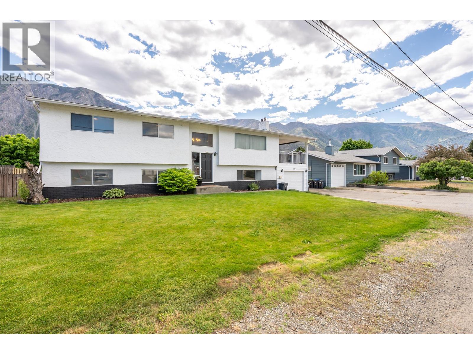 617 3RD Avenue, Keremeos