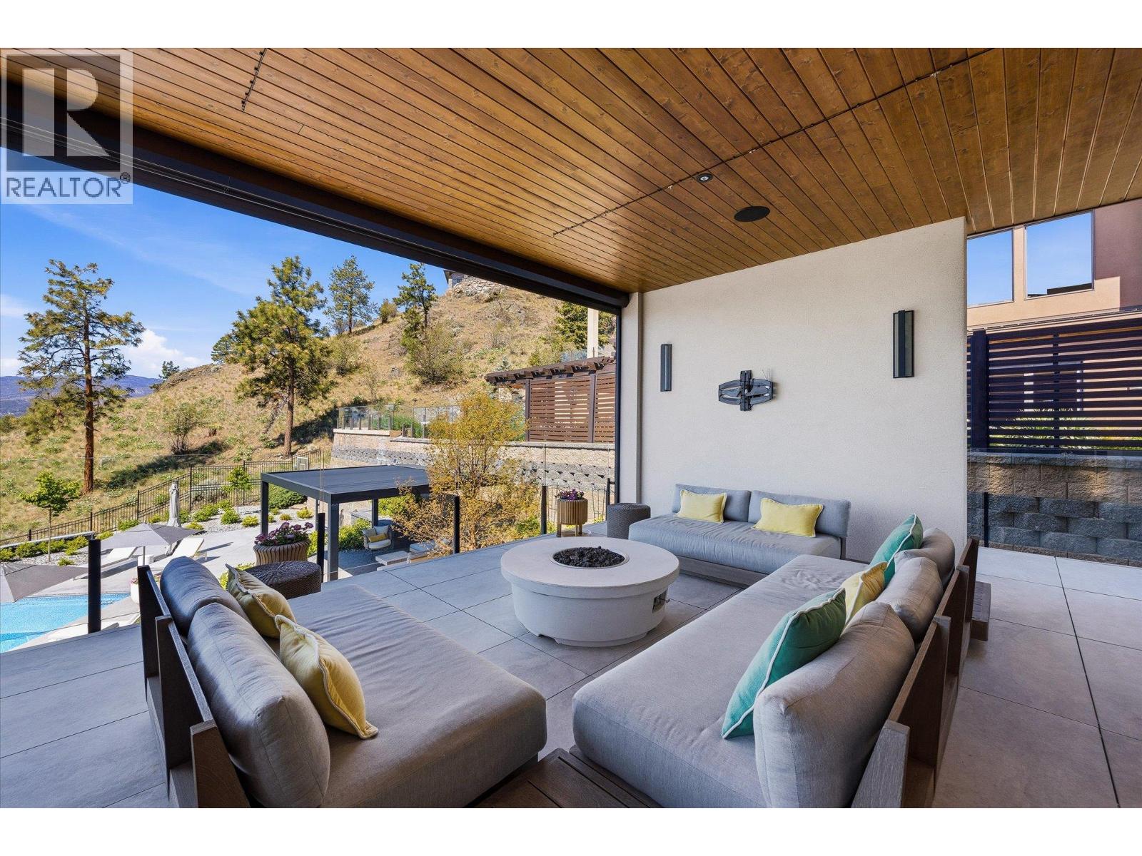752 Highpointe Place, Kelowna