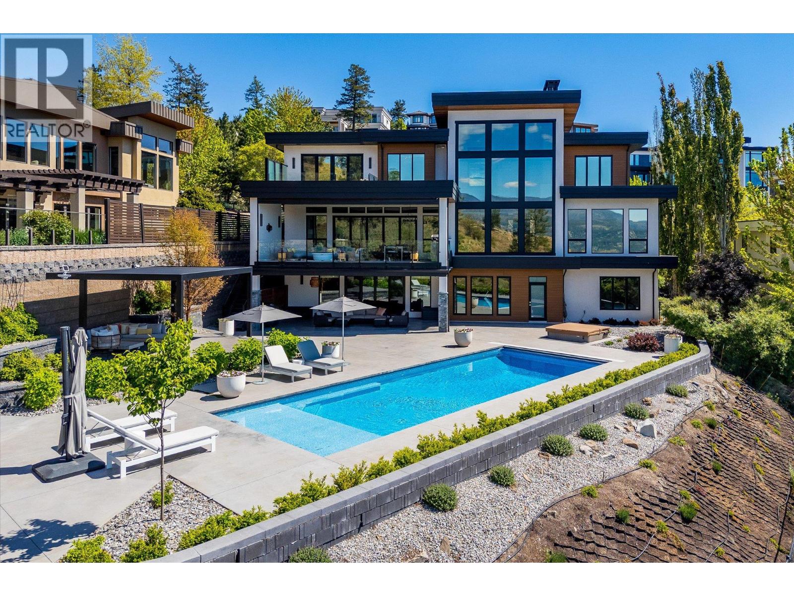 752 Highpointe Place, Kelowna