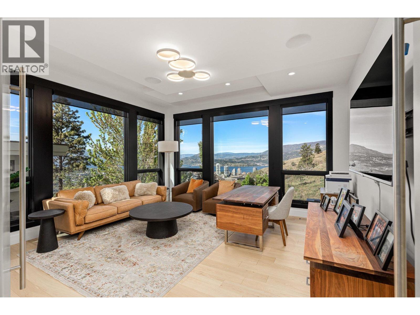 752 Highpointe Place, Kelowna
