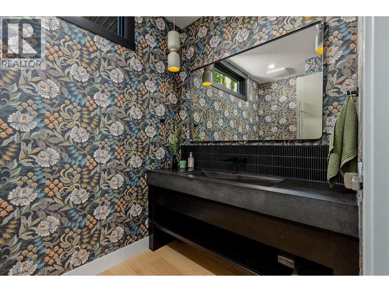 752 Highpointe Place, Kelowna
